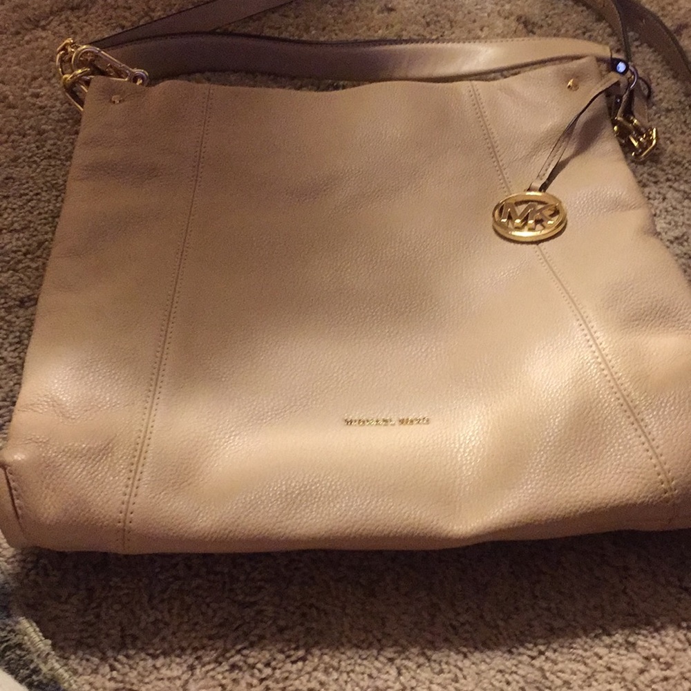 Bought for my mom and she never used it.